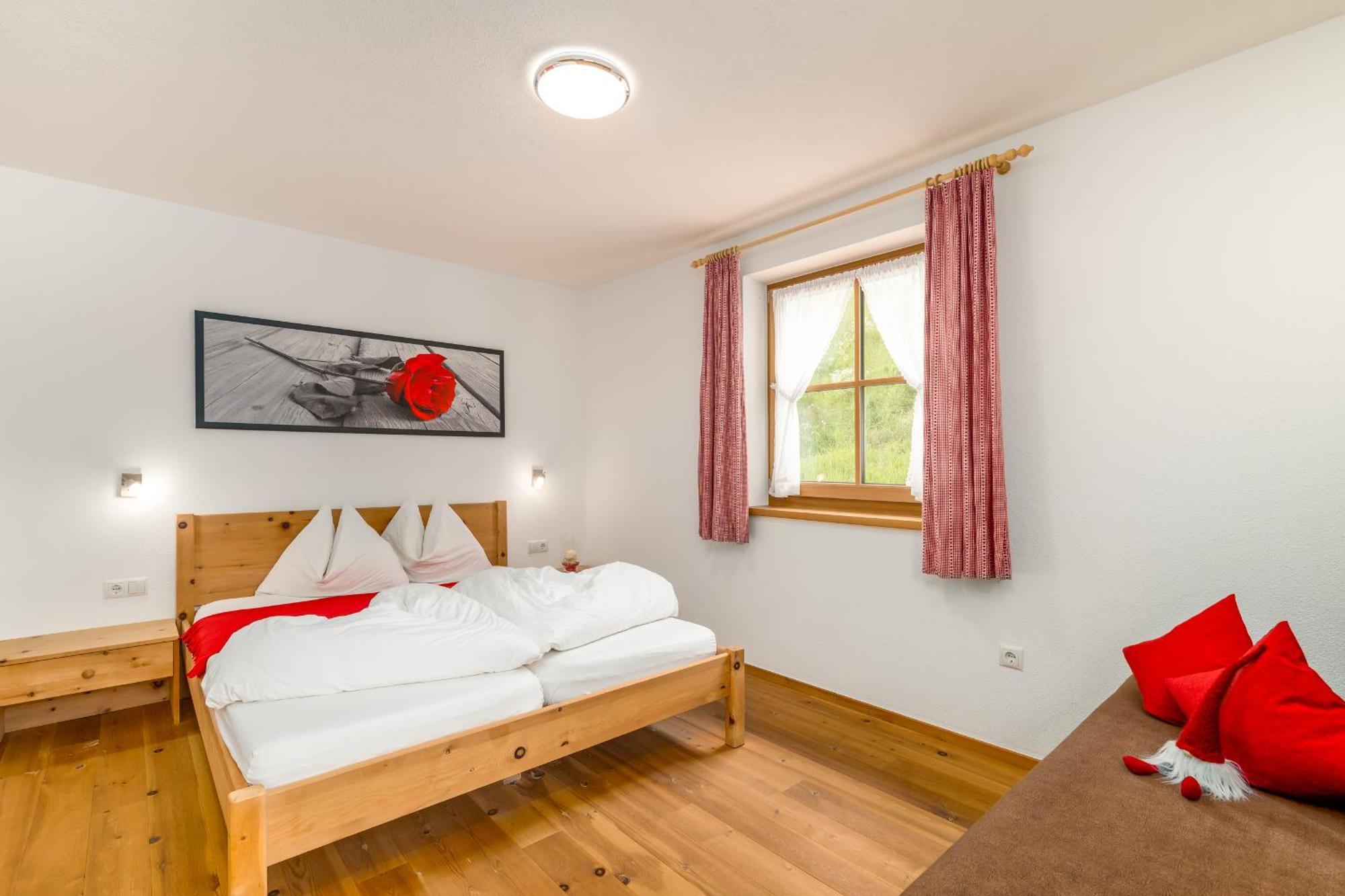 Tratterhof Apartments Vallarga ภายนอก รูปภาพ